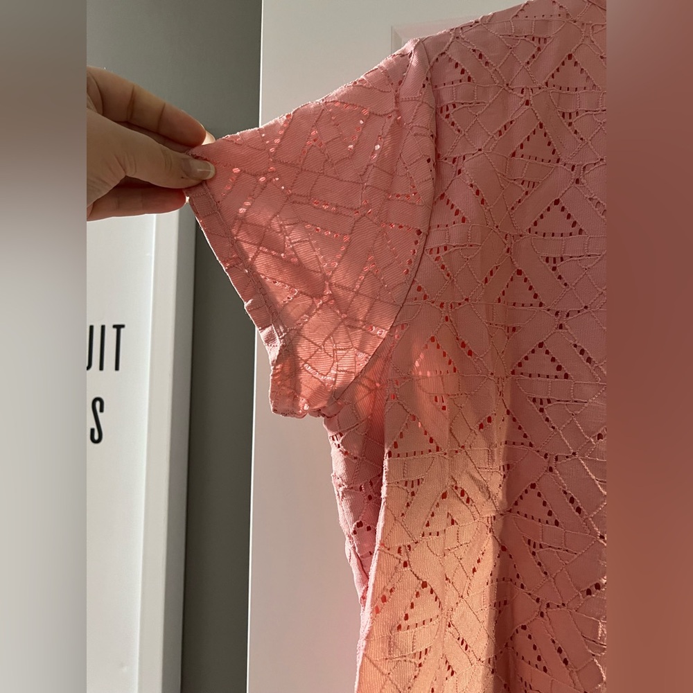 Lightly Worn, women’s XL Liz Claiborne Pink Short Sleeve Boxy Blouse - Picture 6 of 7